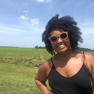 Meet your Posher, Brianne